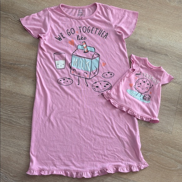 Carter’s Girls Nightgown Pajamas & Matching Doll Gown Set Milk & Cookies sz 8/10 - Picture 1 of 11